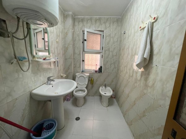 Tirane, shitet apartament 2+1 Kati 4, 135 m² 163.000 € (Brryli)