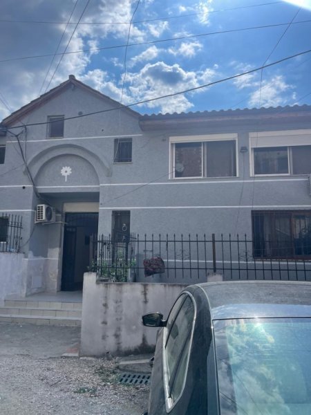 Tirane, shitet Duplex 3+1 Kati 2, 120 m² 150.000 € (Siri Kodra) TT 1148