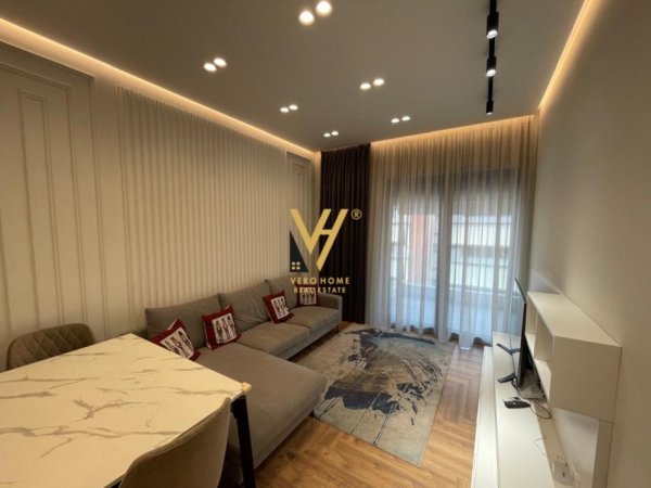 Tirane, jepet me qera apartament 1+1+Ballkon Kati 7, 70 m² 800 € (KOMPLEKSI DELIJORGJI)