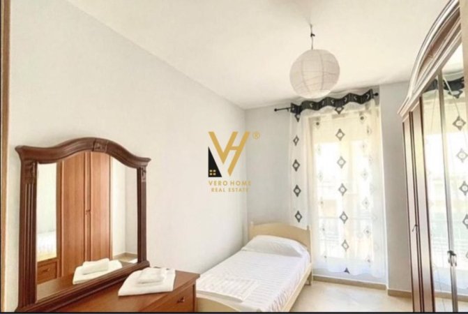 Tirane, jepet me qera apartament 2+1+Ballkon Kati 5, 110 m² 700 € (RRUGA PETI)