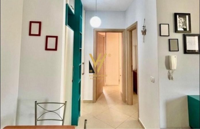 Tirane, jepet me qera apartament 2+1+Ballkon Kati 5, 110 m² 700 € (RRUGA PETI)