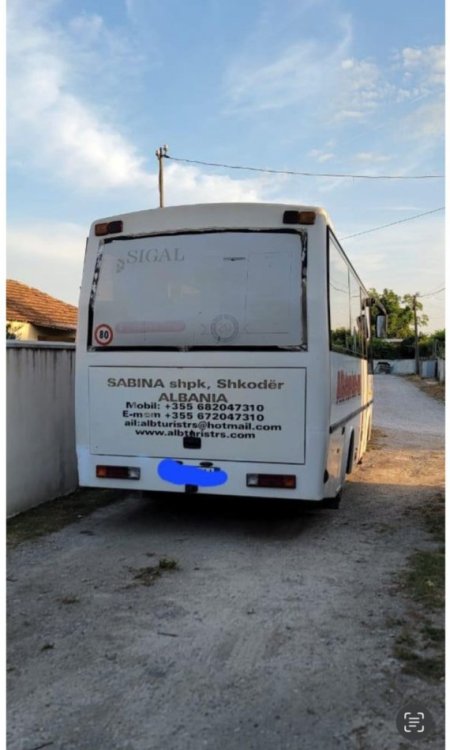 Durres, shitet Autobus Mercedes Benz Nafte, e bardhë manuale Kondicioner 7.500 €
