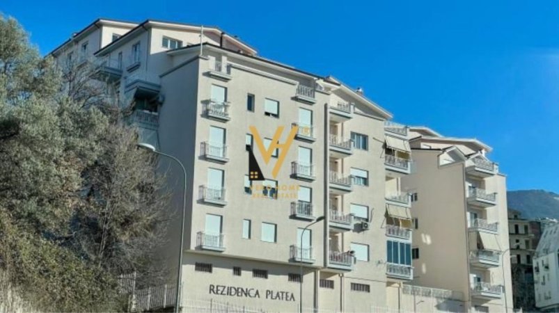 Tirane, jepet me qera apartament duplex 3+1+Ballkon Kati 5, 155 m² 650 € (FRESK)