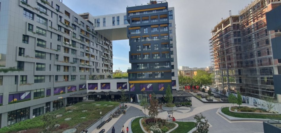 Tirane, shitet dyqan Kati 0, 175 m² 717.500 € (Rruga e Kavajes)