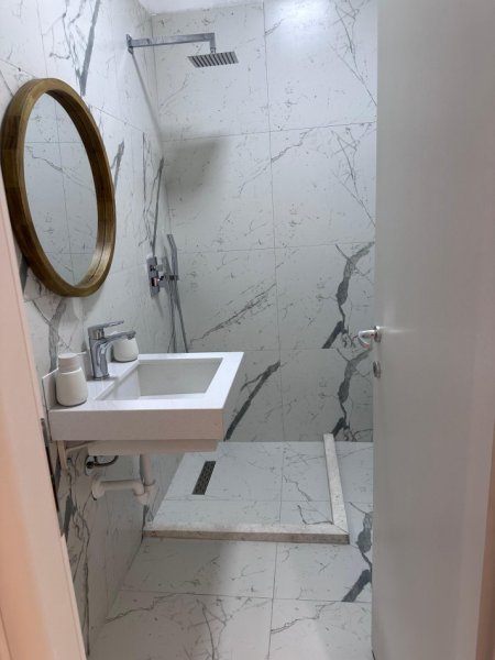 Tirane, jepet me qera apartament 1+1+Ballkon Kati 2, 70 m² 500 € (RRUGA E DIBRES)