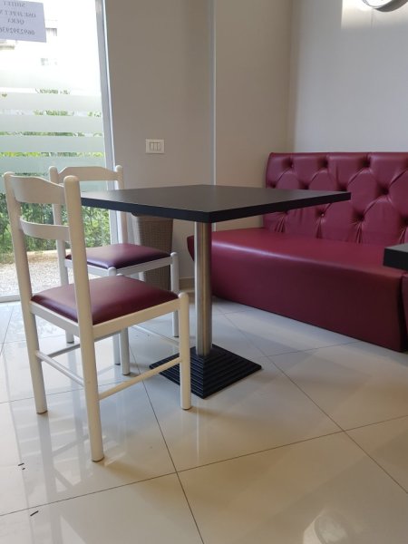 Tirane, shes Tavolina 30 €