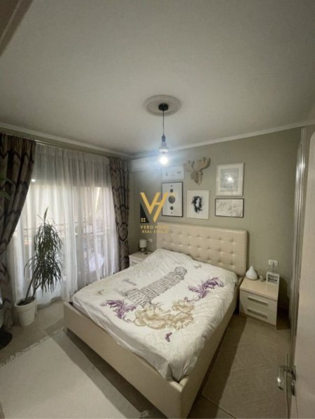 Tirane, jepet me qera apartament 2+1+Ballkon Kati 1, 100 m² 900 € (KOPSHTI BOTANIK)