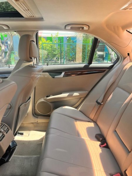 Tirane, shes makine Benz C Class 2012 Urgjent i Diskutueshem Benzin, e zeze automatik Kondicioner 10.000 €