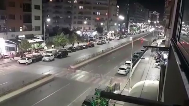 Tirane, shitet ambjent biznesi Kati 0, 75 m² 450.000 € (Bulevardi Migjeni)