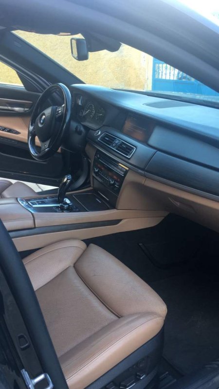 Tirane, shitet makine BMW Viti 2012,