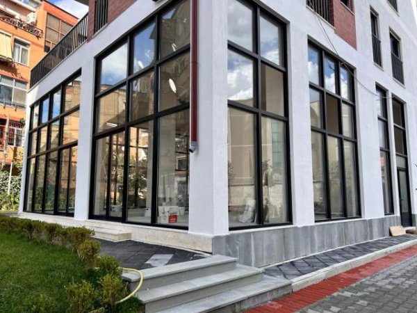 Tirane, shitet ambjent biznesi Kati 0, 59 m² 118.400 Euro (Gjon Buzuku)