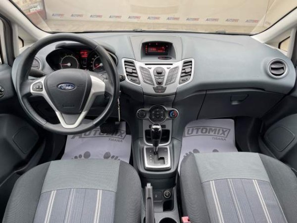 Tirane, shes makine Ford fiesta Viti 2009, 6.900 Euro
