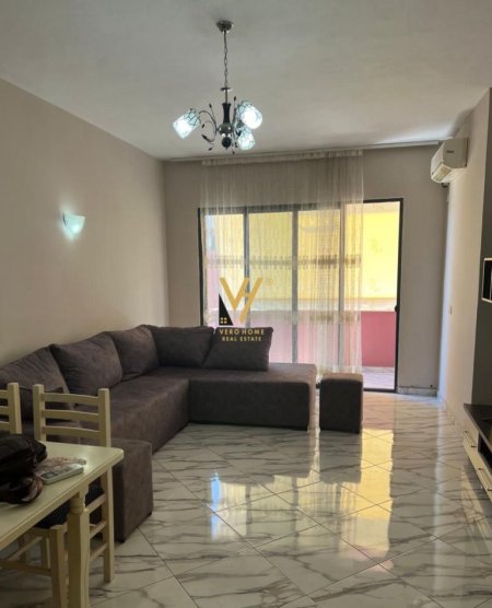 Tirane, jepet me qera apartament 2+1+Ballkon Kati 7, 100 m² 500 € (YZBERISHT)