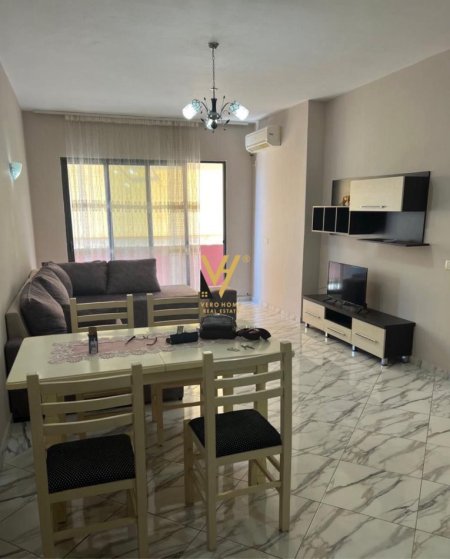 Tirane, jepet me qera apartament 2+1+Ballkon Kati 7, 100 m² 500 € (YZBERISHT)