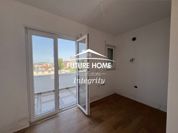 Tirane, shitet apartament 2+1+Post Parkimi Kati 4, 132 m² 140.000 € (Selitë)