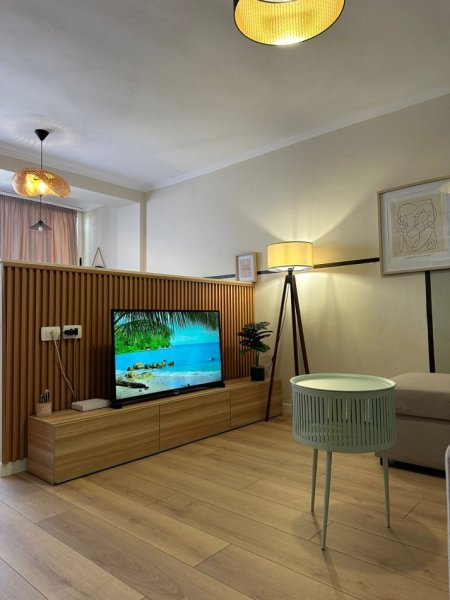 Durres. plazh, jepet me qera apartament 1+1 Kati 2, 49 m² 50 € (Ne Durres 100 metra larg detit)