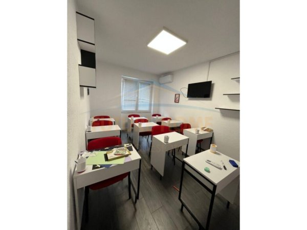 Tirane, shitet apartament 2+1 Kati 1, 95 m² 135.000 € (Rruga Muhamet Gjollesha)