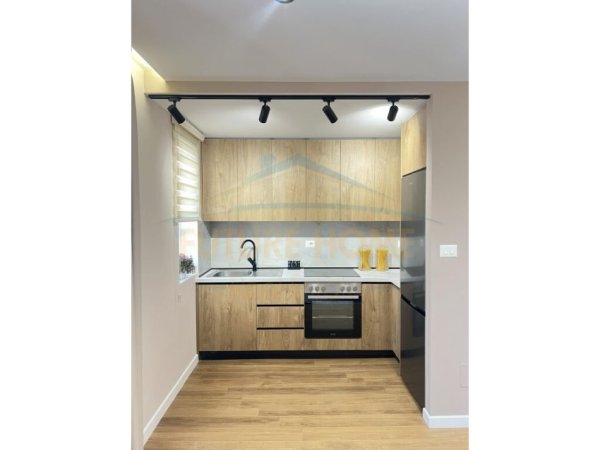 Tirane, shitet apartament 2+1 Kati 5, 97 m² 166.500 € (Rruga Mine Peza)