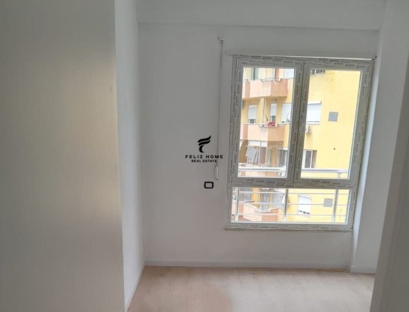 Tirane, jepet me qera apartament 1+1 Kati 2, 61 m² 500 € (KOMUNA E PARISIT)