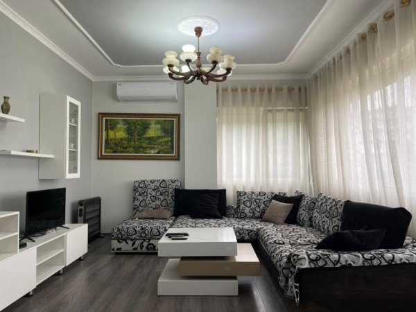 Tirane, shitet apartament 2+1+Ballkon Kati 3, 90 m² 100.000 € (FRESKU)