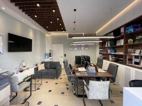 Tirane, shitet ambjent biznesi Kati 0, 47 m² 110.000 € (KODRA E DIELLIT)