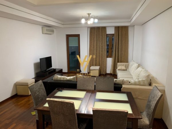 Tirane, jepet me qera apartament 2+1+Ballkon Kati 7, 80 m² 550 € (RRUGA DRITAN HOXHA)