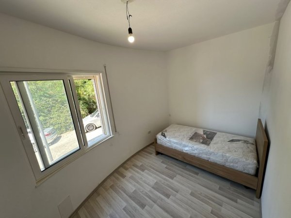 Tirane, shitet apartament 2+1+Ballkon Kati 1, 90 m² 109.000 € (Linze)
