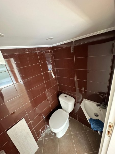 Tirane, shitet apartament duplex Dublex Kati 0, 82 m² 85.000 € (Fresku)