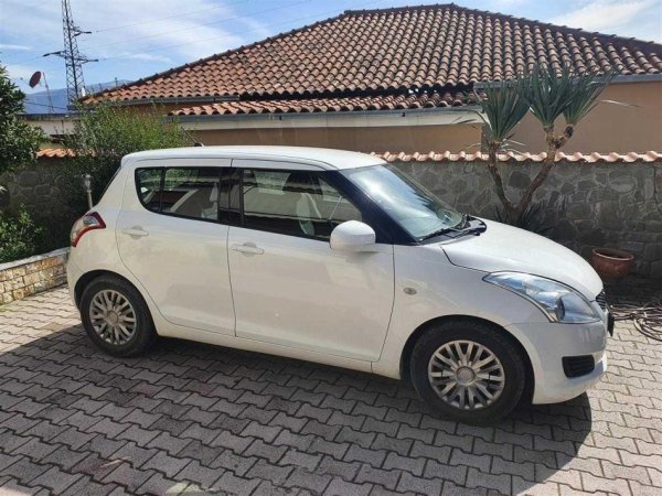 Suzuki swift 2011 , 1.2  B/G  model i ri  4.400 €