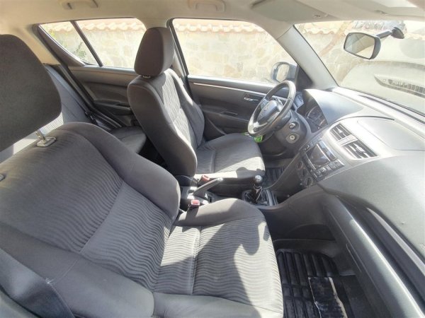 Suzuki swift 2011 , 1.2  B/G  model i ri  4.400 €