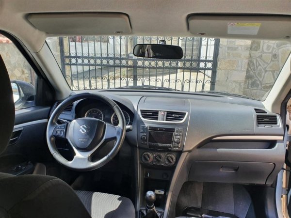 Suzuki swift 2011 , 1.2  B/G  model i ri  4.400 €