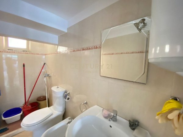 Tirane, shitet ambjent biznesi Kati 0, 54 m² 50.000 € (Porcelan)