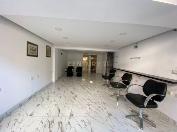 Tirane, shitet ambjent biznesi Kati 0, 54 m² 50.000 € (Porcelan)