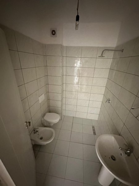 Tirane, shitet apartament 2+1+Ballkon Kati 1, 90 m² 99.000 € (Rruga Dajtit)