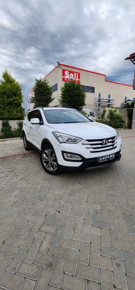 Fier, shes makine Hyundai Santafe Nafte, e bardhë automatik Klima 12.000 €