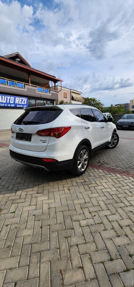Fier, shes makine Hyundai Santafe Nafte, e bardhë automatik Klima 12.000 €