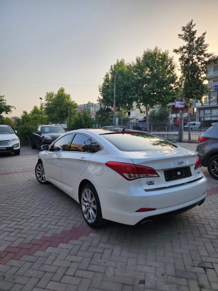 Fier, shes makine Hyundai I40 Nafte, e bardhë automatik Klima 9.200 €