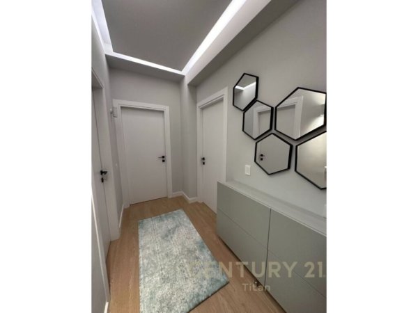 Tirane, shitet apartament 2+1 Kati 6, 95 m² 173.000 € (rruga e kavajes)