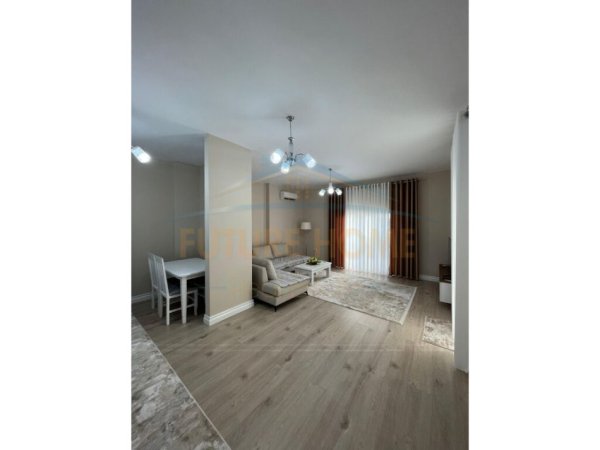 Tirane, jepet me qera apartament 1+1+Ballkon Kati 6, 78 m² 650 € (XHANFIZE KEKO)