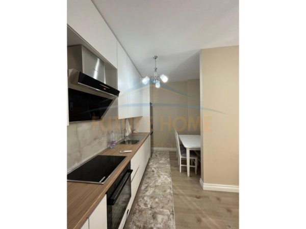 Tirane, jepet me qera apartament 1+1+Ballkon Kati 6, 78 m² 650 € (XHANFIZE KEKO)