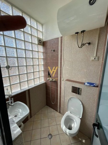 Tirane, jepet me qera apartament 2+1+Ballkon Kati 3, 120 m² 750 € (RRUGA E ELBASANIT)