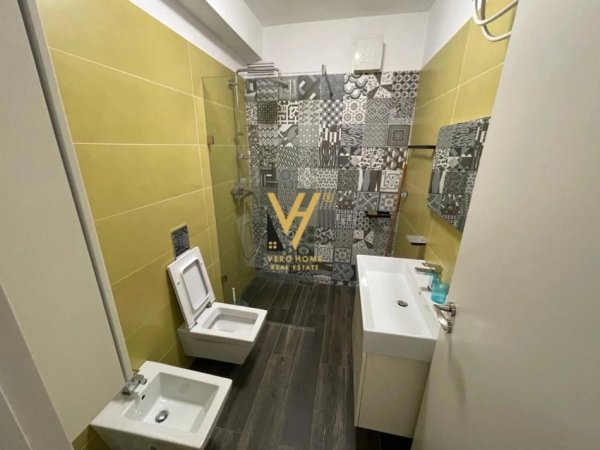 Tirane, jepet me qera apartament 2+1+Ballkon Kati 3, 120 m² 750 € (RRUGA E ELBASANIT)