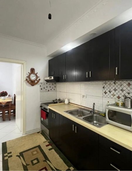 Tirane, shitet apartament 1+1 Kati 1, 45 m² 65.000 € (Sadit Petrela)