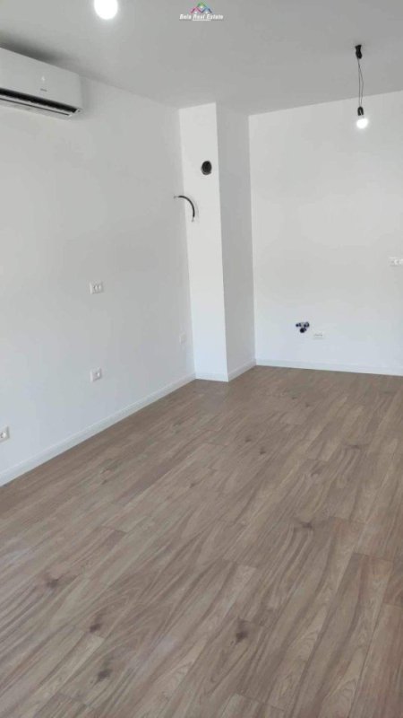 Tirane, shes apartament 1+1+Ballkon Kati 1, 115 m² 190.000 € (selite)