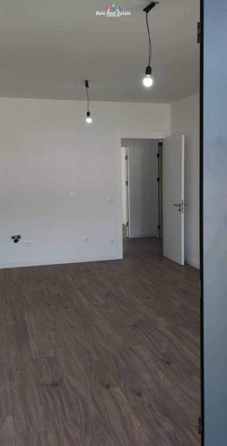 Tirane, shes apartament 1+1+Ballkon Kati 1, 115 m² 190.000 € (selite)