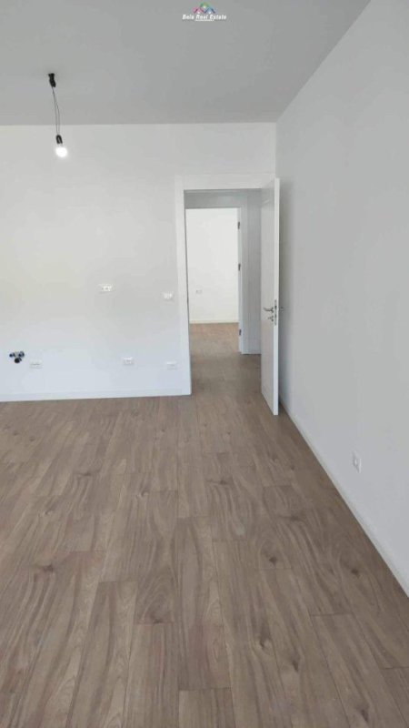 Tirane, shes apartament 1+1+Ballkon Kati 1, 115 m² 190.000 € (selite)