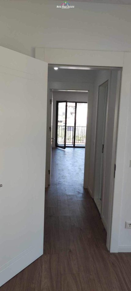 Tirane, shes apartament 1+1+Ballkon Kati 1, 115 m² 190.000 € (selite)