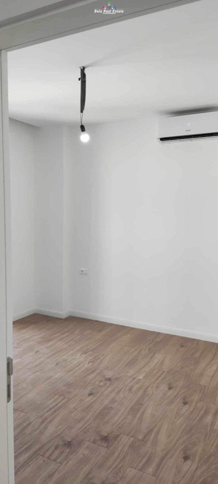 Tirane, shes apartament 1+1+Ballkon Kati 1, 115 m² 190.000 € (selite)