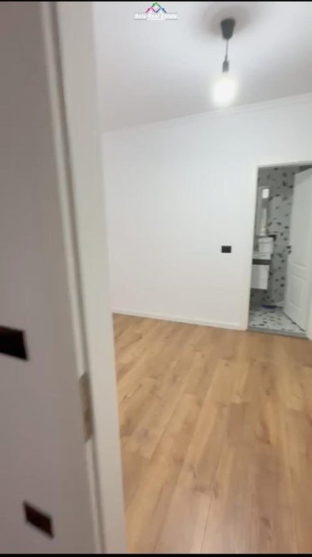 Tirane, jepet me qera 2+1 Kati 3, 100 m² 160.000 € (ISH PARKU I AUTOBUSAVE)