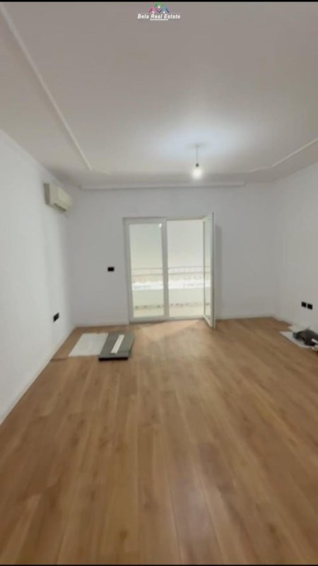 Tirane, jepet me qera 2+1 Kati 3, 100 m² 160.000 € (ISH PARKU I AUTOBUSAVE)